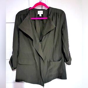 Nine West Olive Green Oversized Short Sleeve Shirt- Size Medium- EUC